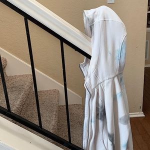 Lululemon scuba hoodie, GUC, PENDING. Unique tie dye design on white .